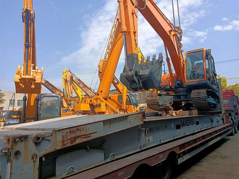  2 Sets of Used Excavator CAT 312D, 1 Set of Hyundai Excavator 225LC-7, 1 Set of Doosan Excavator DH225LC-7 Shipped to Ecuador Construction Company